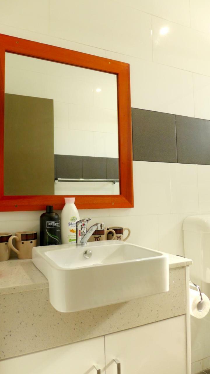 Fiji Home Apartment Hotel Suva Bagian luar foto
